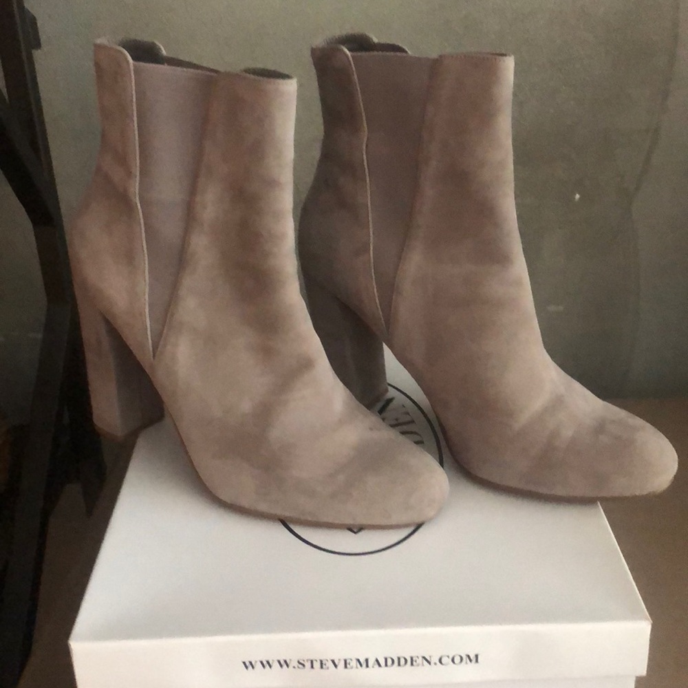Steve Madden Suede Boots